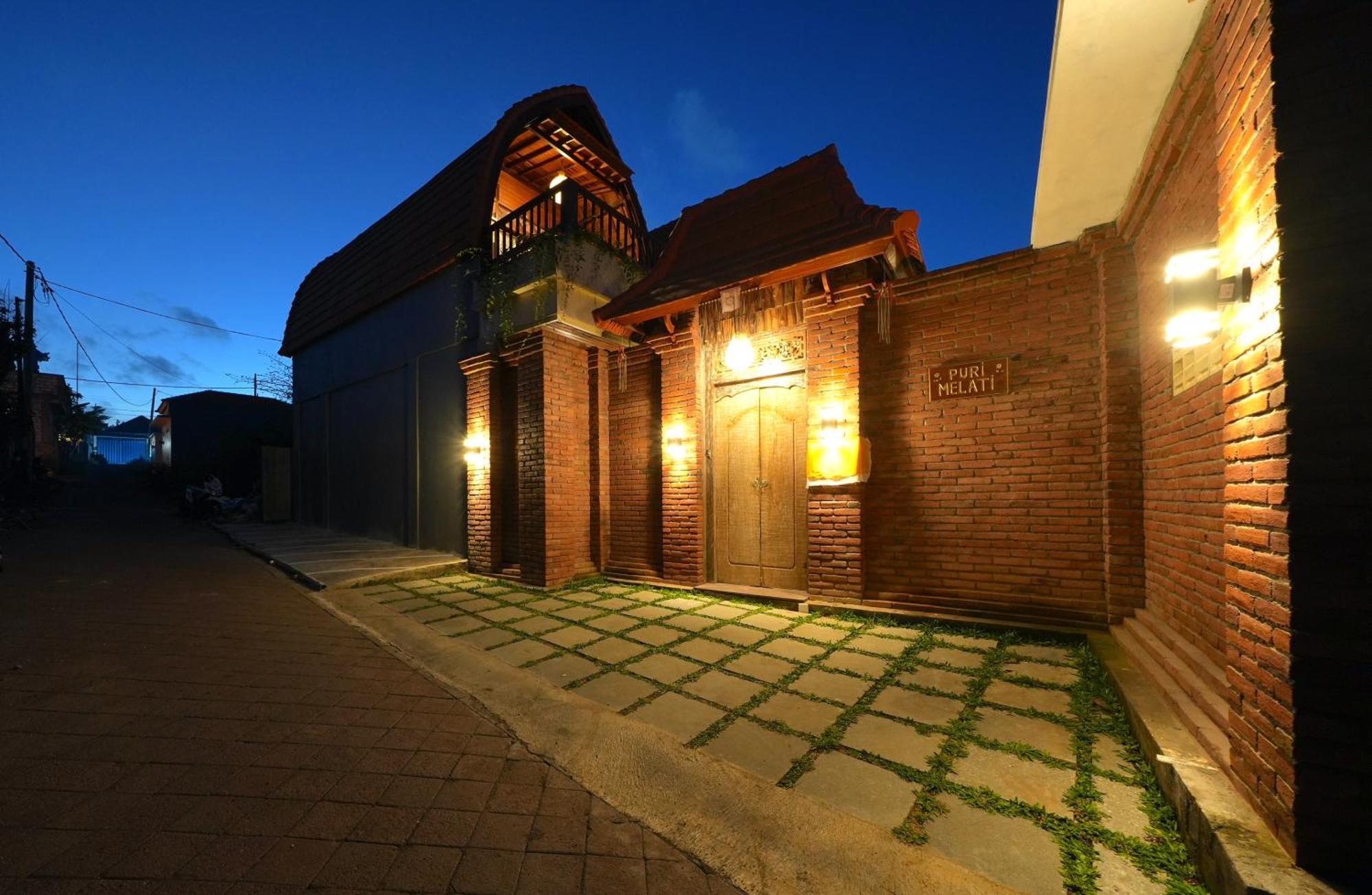 Puri Melati Hotel อูลูวาตู ภายนอก รูปภาพ