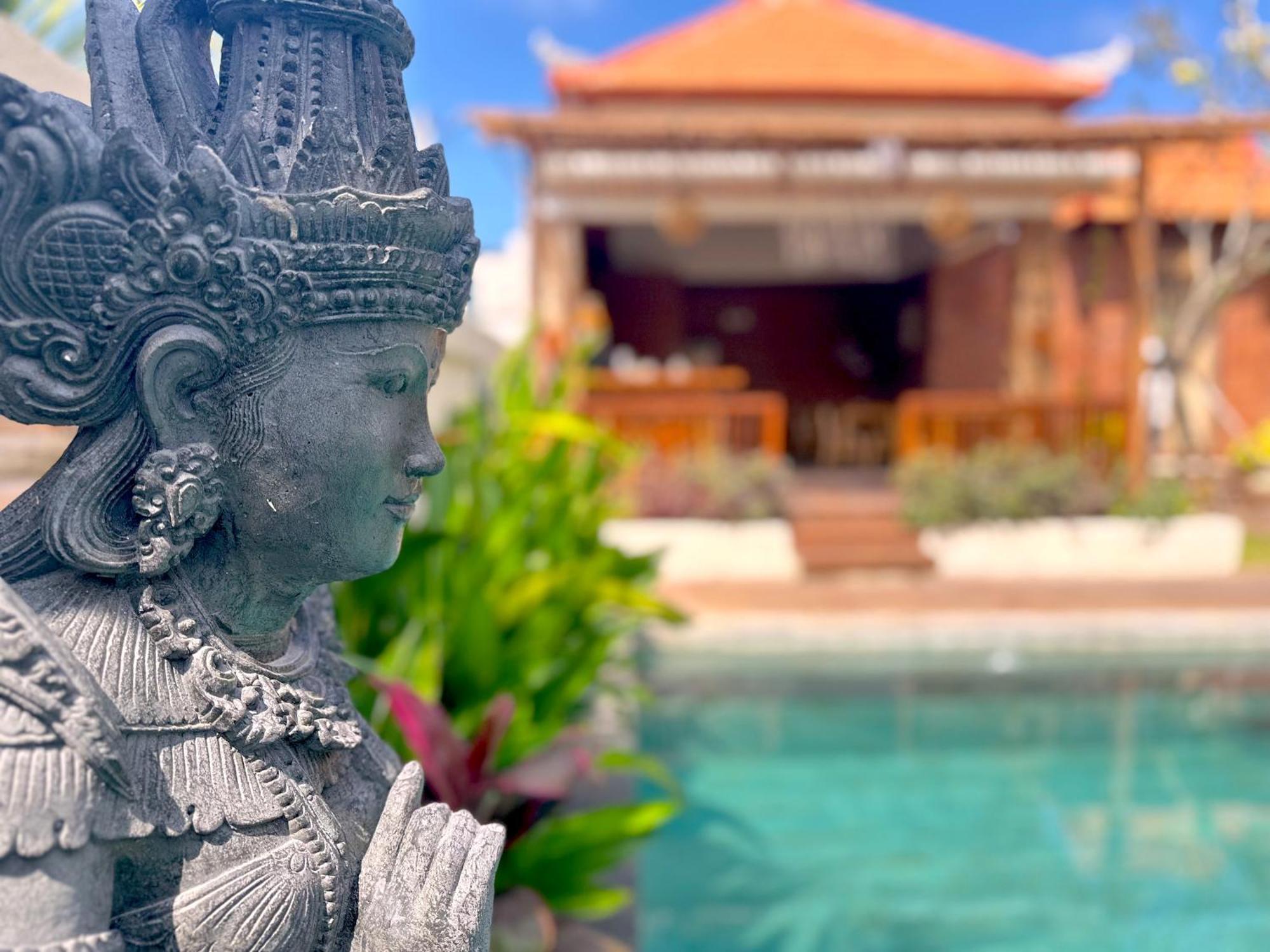 Puri Melati Hotel อูลูวาตู ภายนอก รูปภาพ
