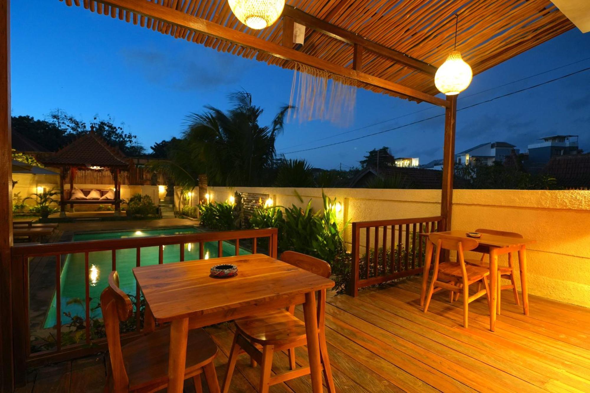 Puri Melati Hotel อูลูวาตู ภายนอก รูปภาพ